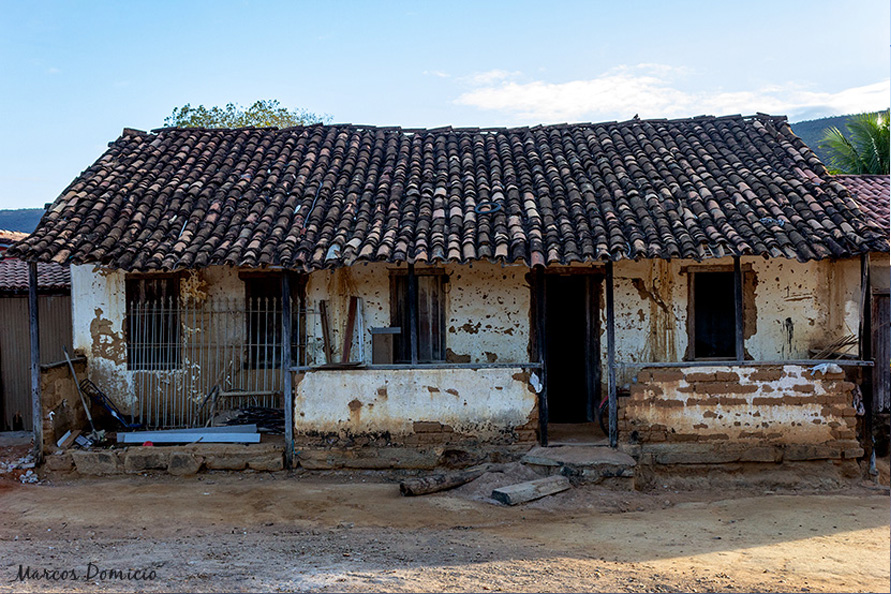 Casa antiga abandonada de Caraguataí